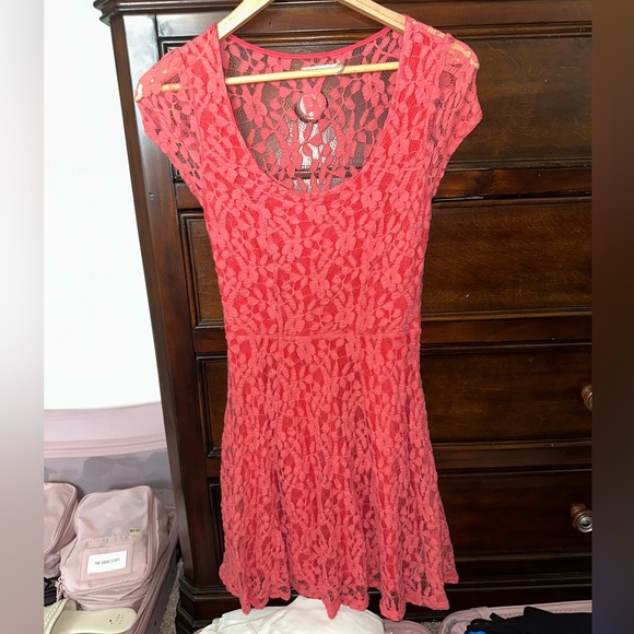 Urban Outfitters Kimchi Blue Lace Short-Sleeve Skater Dress in Pink - Picture 2 of 3